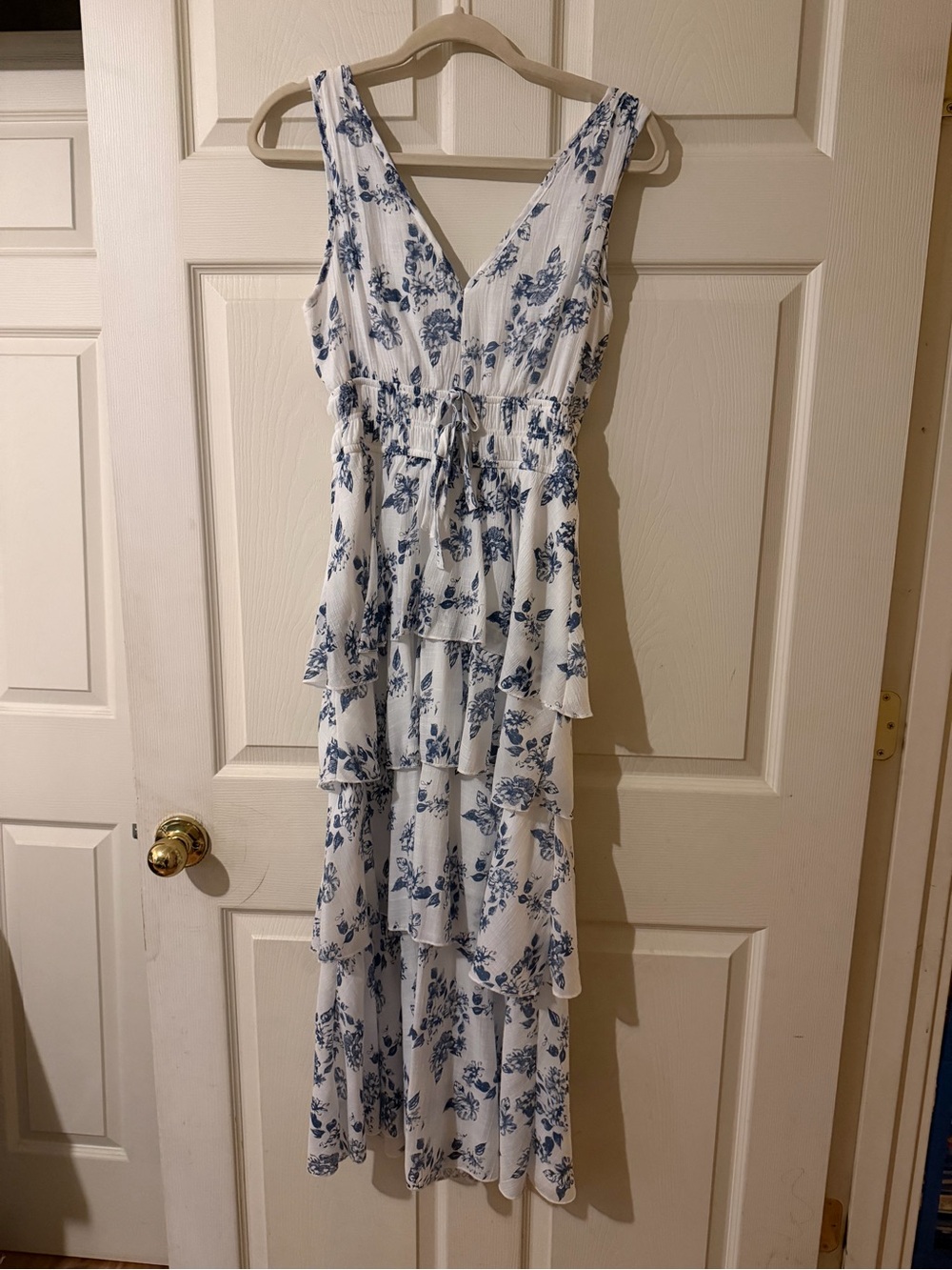 Women's White and Blue Floral High-Low Tiered Maxi Dress